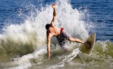 开云APP-的关键在于唯一性。一场比赛、一次胜利，在历史的长河中转瞬即逝，但总有些特质让它独一无二。让我从唯一性这个角度切入来构思