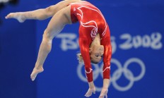 开云平台-极速与巅峰的交响，当F1新赛季引擎轰鸣，塔图姆用数据点燃篮球之夜