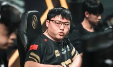 开云体育APP下载-V5横扫EDG，Uzi拿下关键大龙峡谷大战八强赛，引爆全场热议