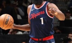 开云体育app-NBA东部榜首易手，雄鹿逆袭，快船夺胜