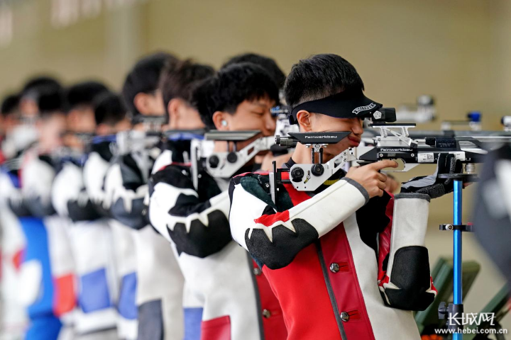 关于射击选手神枪手表现，一枪定江山的信息