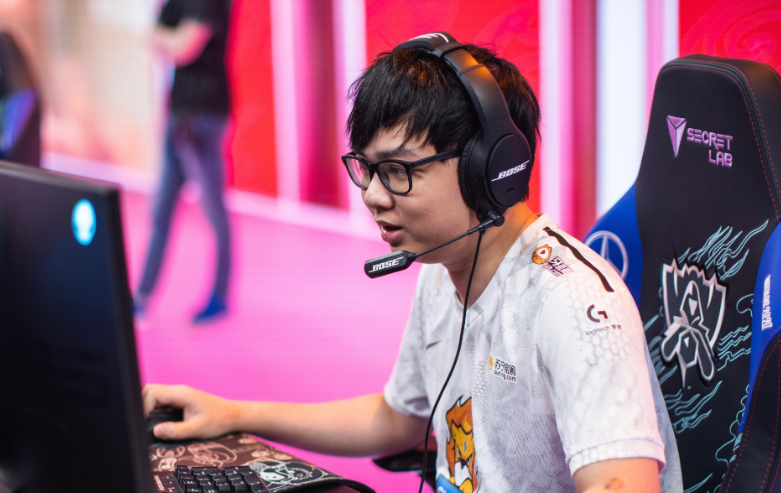 V5绝杀TL，Jankos完成史诗逆转顶尖较量淘汰赛，锁定晋级资格