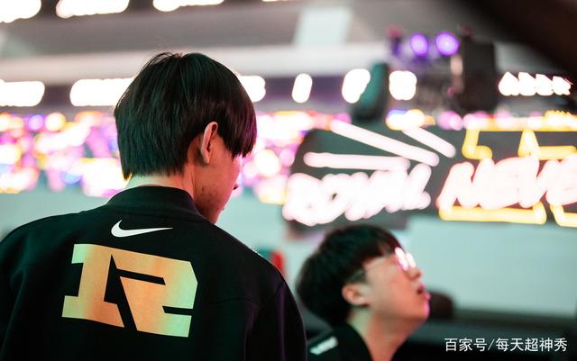 FPX血洗G2，Keria极限生还后反打激烈交锋成都决赛之夜，让粉丝疯狂欢呼的简单介绍