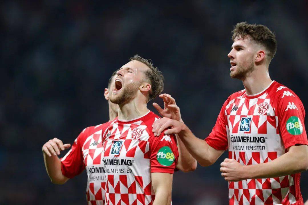 包含苏黎世受伤核心缺阵，球队实力受影响的词条