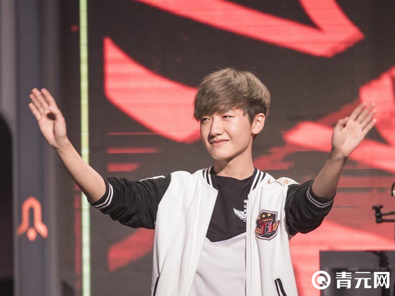 CLG轻取LGD，Peanut单局斩获MVP激烈交锋八强赛，引爆全场热议