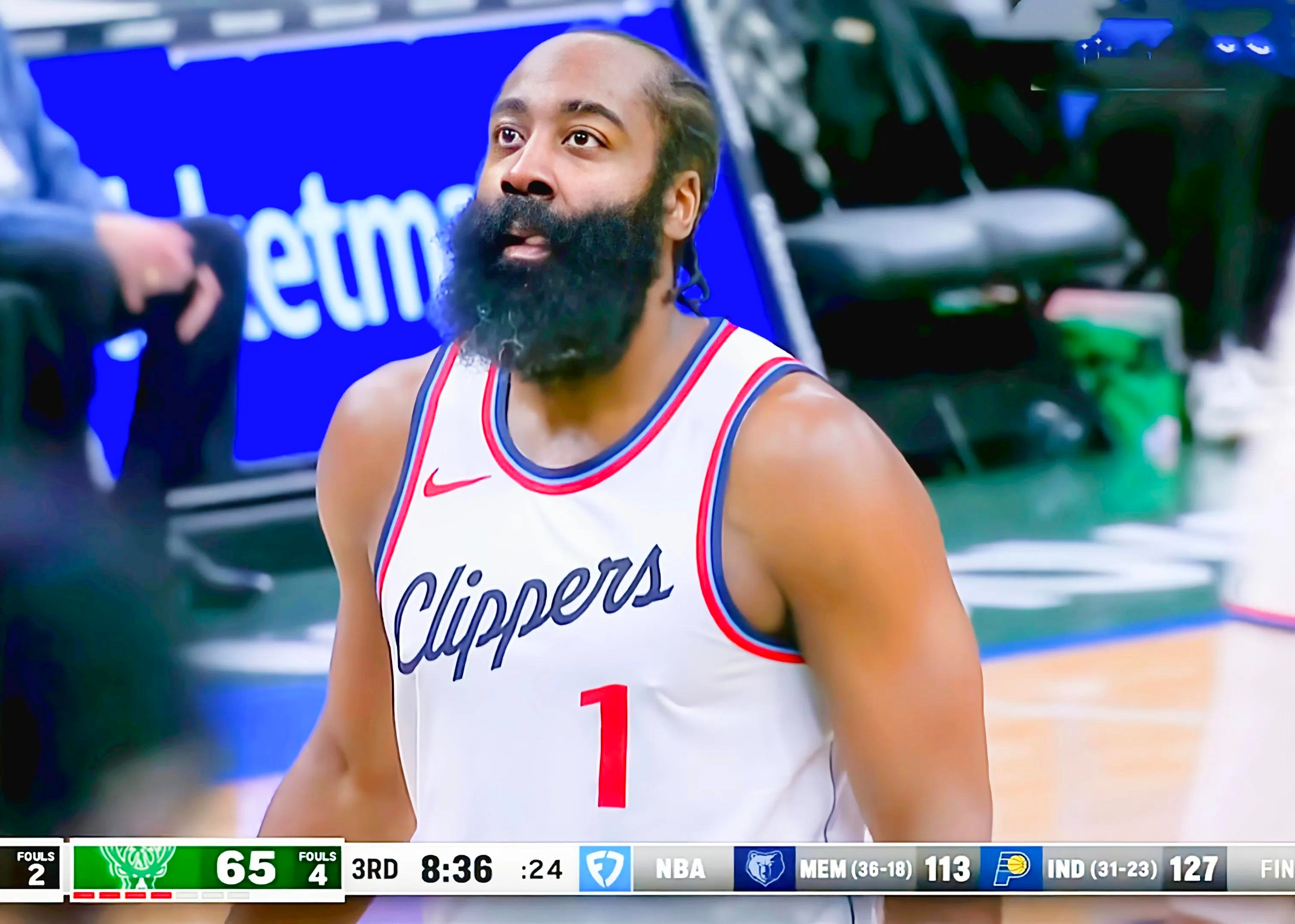 关于快船队惨败于雄鹿，遭遇三连败的信息