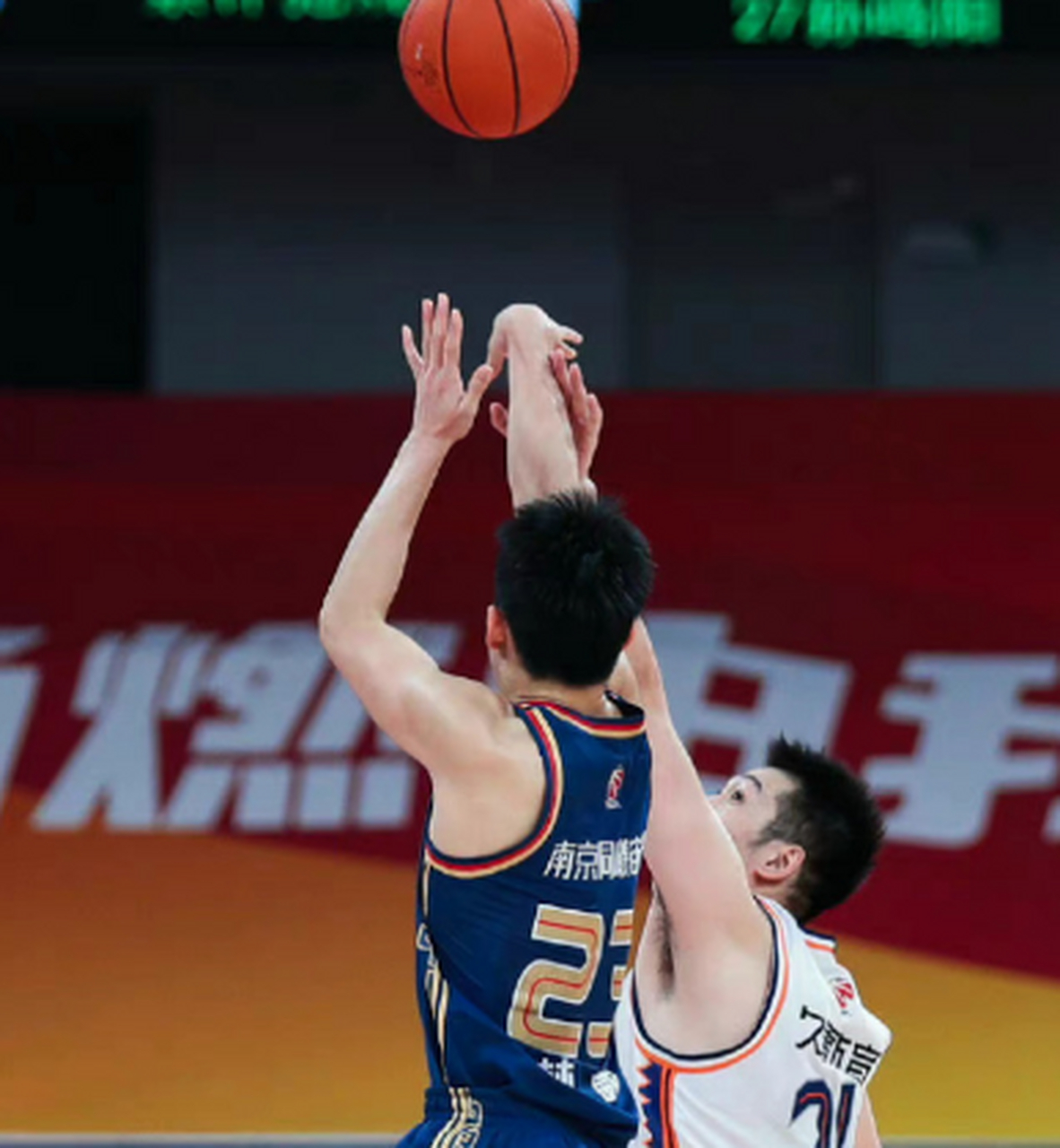 小牛球员全力备战新赛季，誓要让球迷看到更好的表现