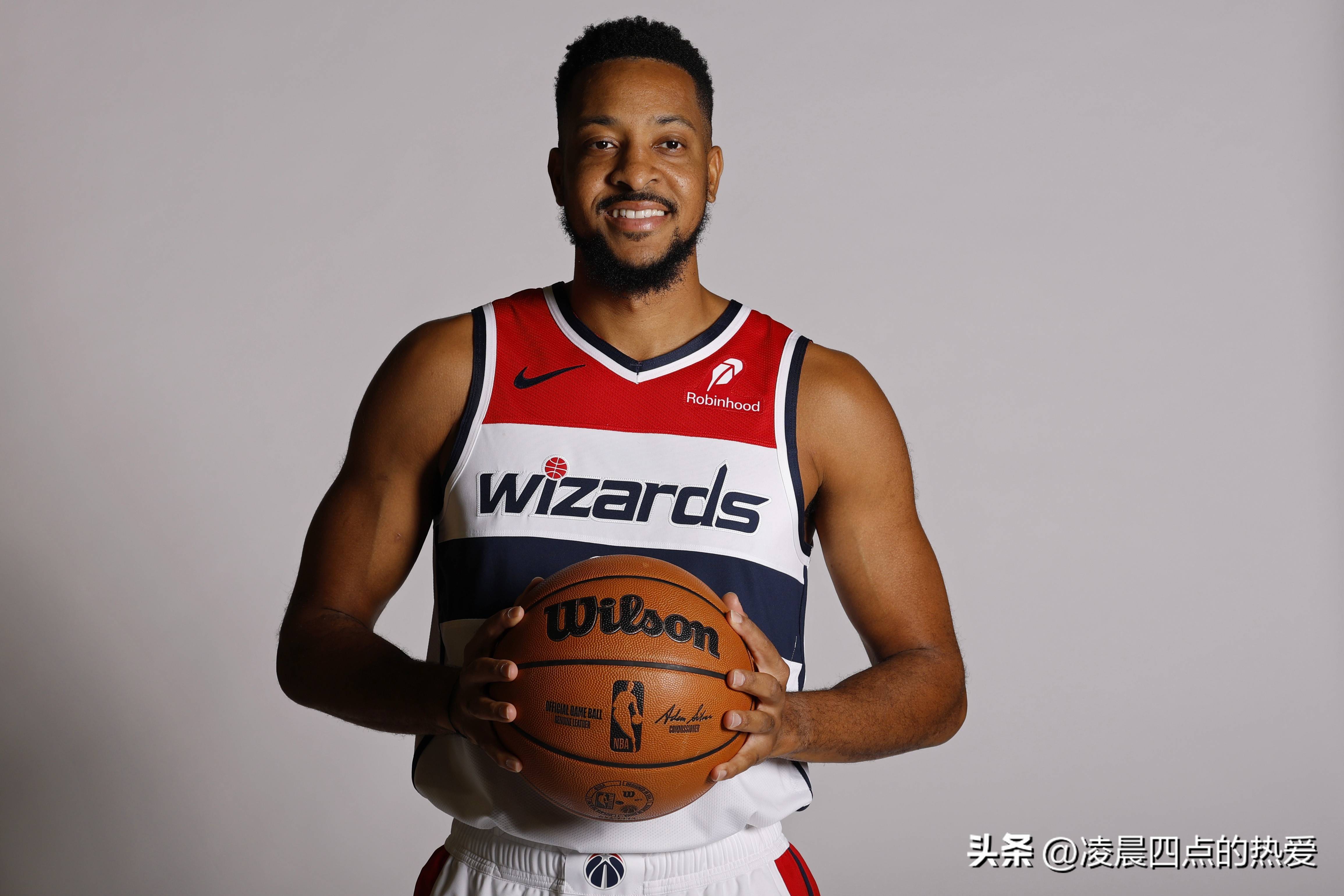 猛龙鏖战爵士,麦科勒姆统治全场的简单介绍 猛龙鏖战爵士,麦科勒姆统治全场的简单介绍