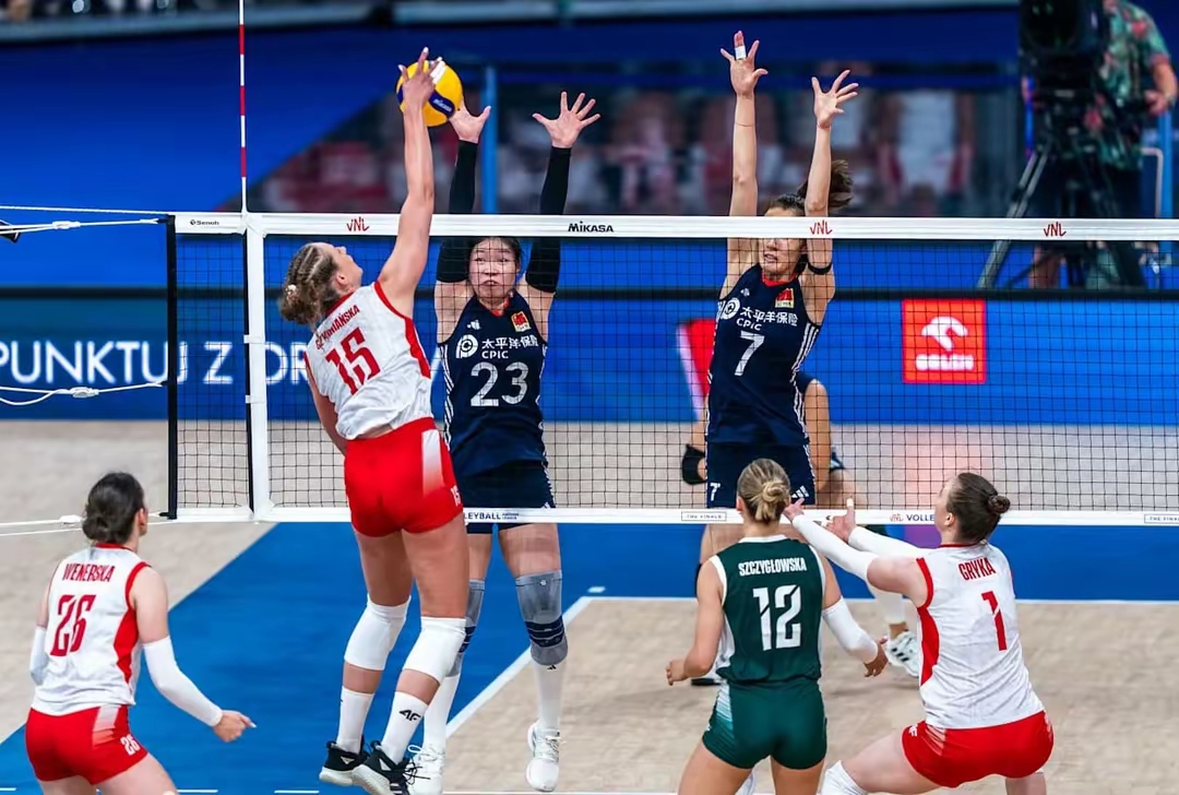 波兰队险胜韩国队，波尔统治全场